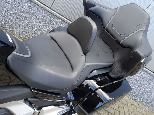 honda - gl-1800-goldwing-dct