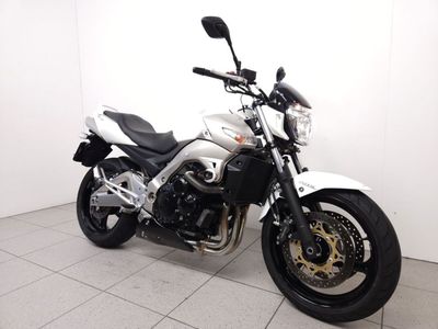 SUZUKI GSR 600 A – foto 2