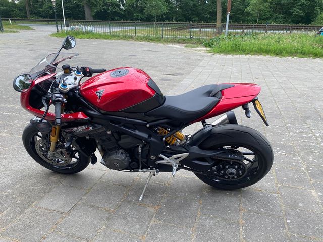 triumph - speed-triple-1200-rr
