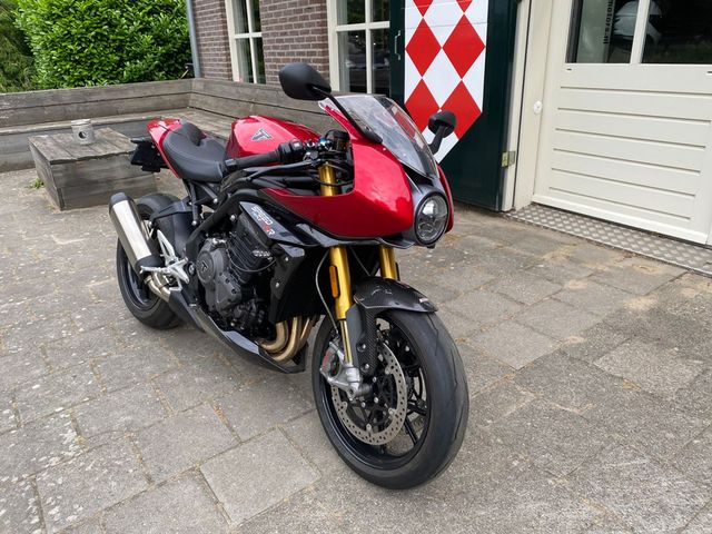triumph - speed-triple-1200-rr
