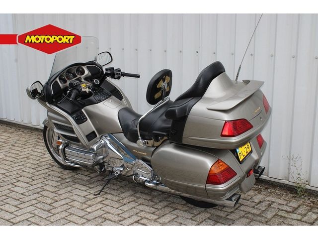 honda - gl-1800-goldwing