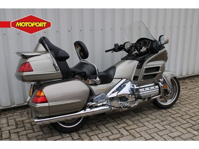 honda - gl-1800-goldwing