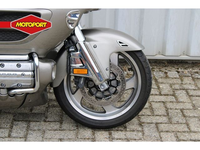 honda - gl-1800-goldwing