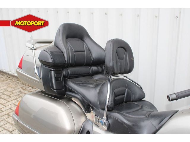honda - gl-1800-goldwing