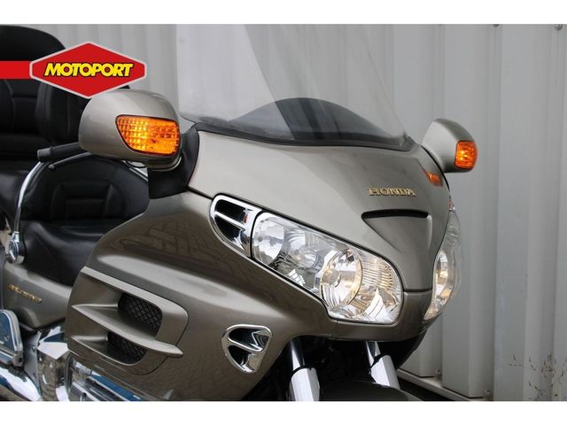 honda - gl-1800-goldwing