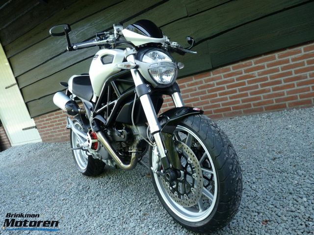 ducati - m-1100