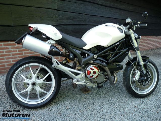 ducati - m-1100