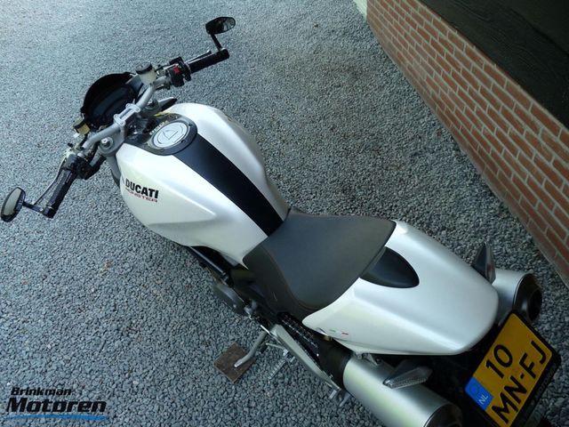 ducati - m-1100