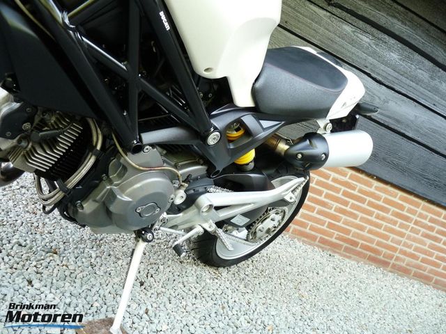 ducati - m-1100