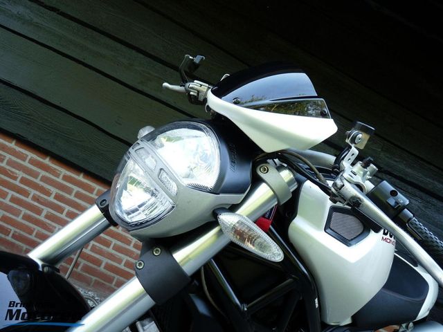 ducati - m-1100