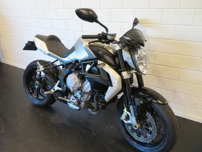 MV AGUSTA BRUTALE 675 – foto 2