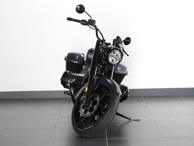 bmw - r-18-rocktane