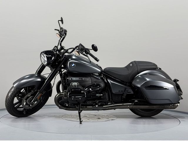 bmw - r-18-rocktane