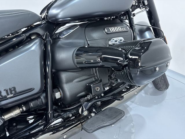 bmw - r-18-rocktane