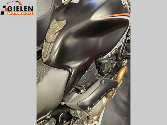 ducati - monster-821-stealth