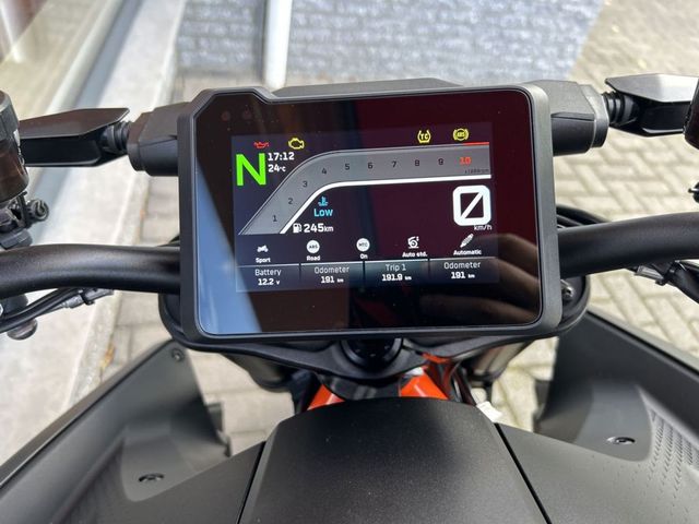 ktm - 1390-super-duke-r-evo