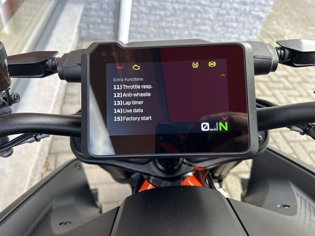 ktm - 1390-super-duke-r-evo