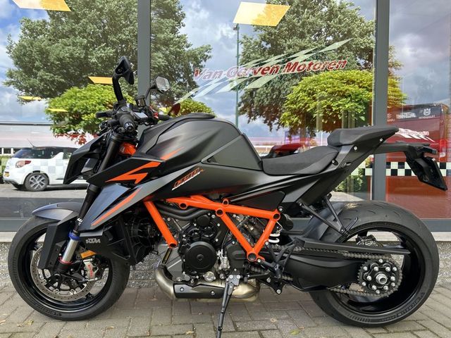 ktm - 1390-super-duke-r-evo