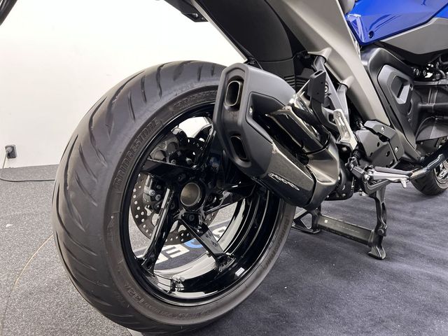 bmw - r-1300-rs