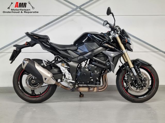 suzuki - gsr-750
