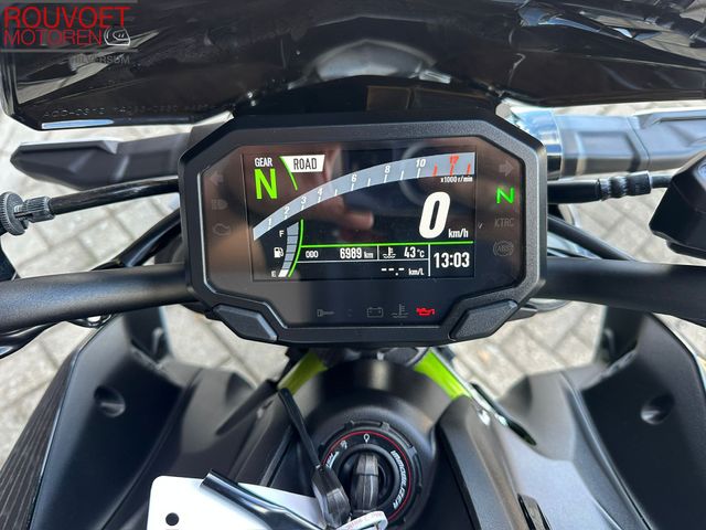 kawasaki - z900