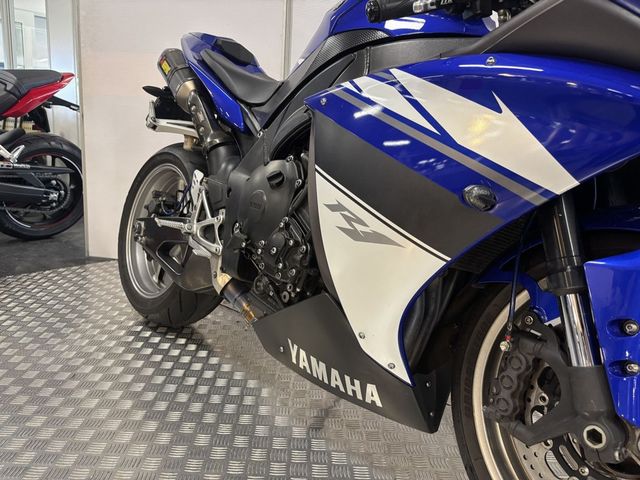 yamaha - yzf-r1