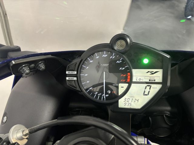 yamaha - yzf-r1