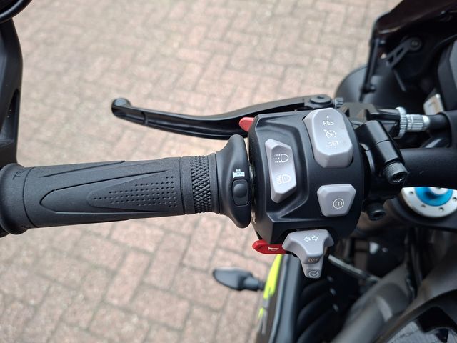 triumph - speed-triple-rs