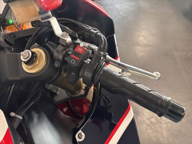 honda - cbr-1000-rr-fireblade