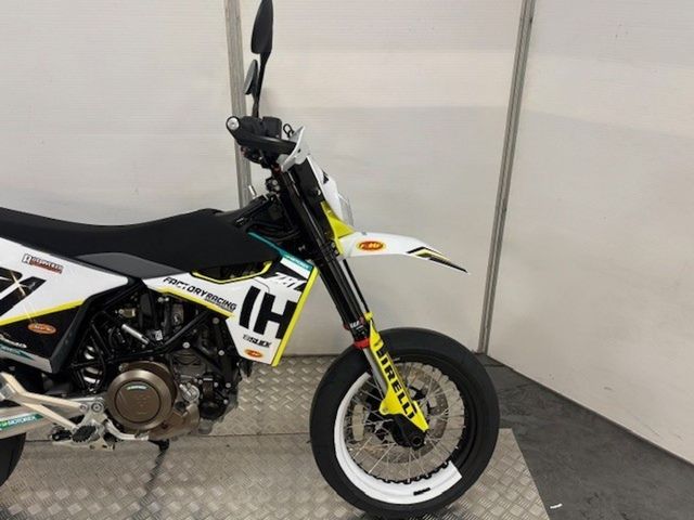 husqvarna - 701-supermoto