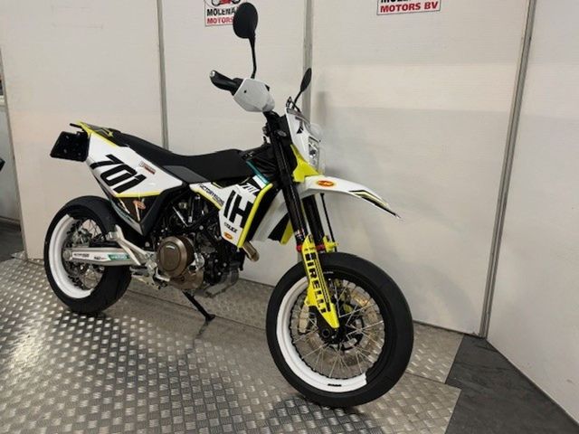 husqvarna - 701-supermoto