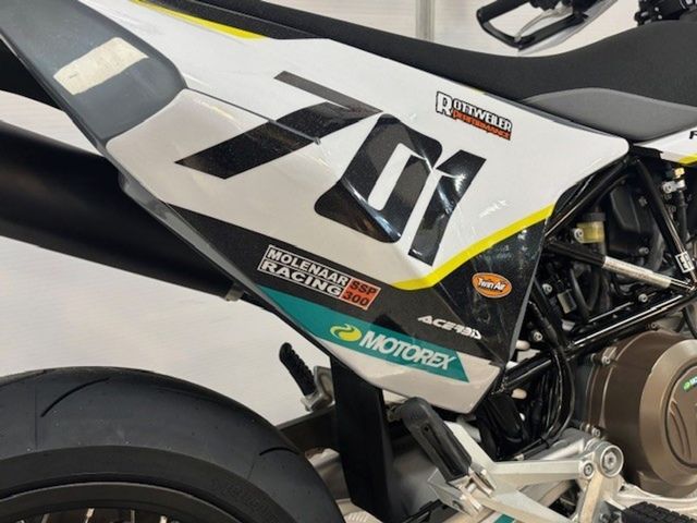 husqvarna - 701-supermoto