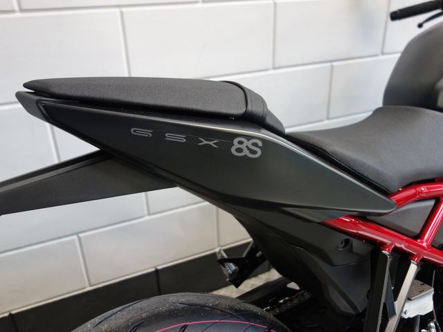 suzuki - gsx-8s