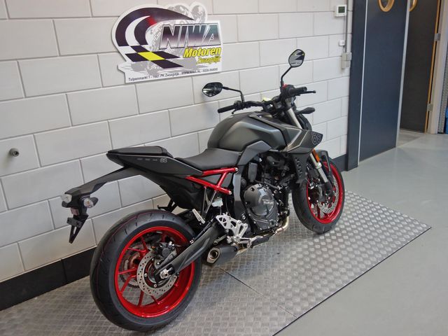 suzuki - gsx-8s