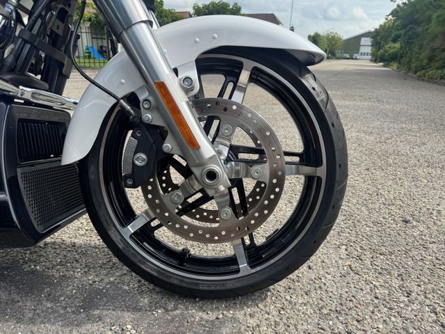 harley-davidson - street-glide