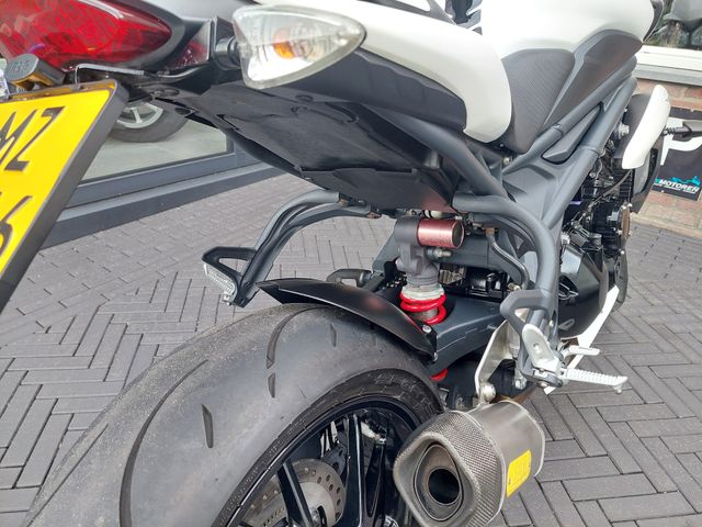triumph - speed-triple-1050-abs