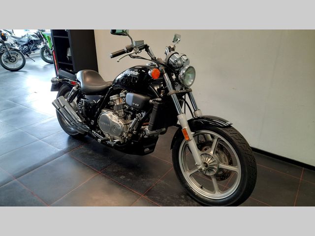 honda - vf-750-c-supermagna