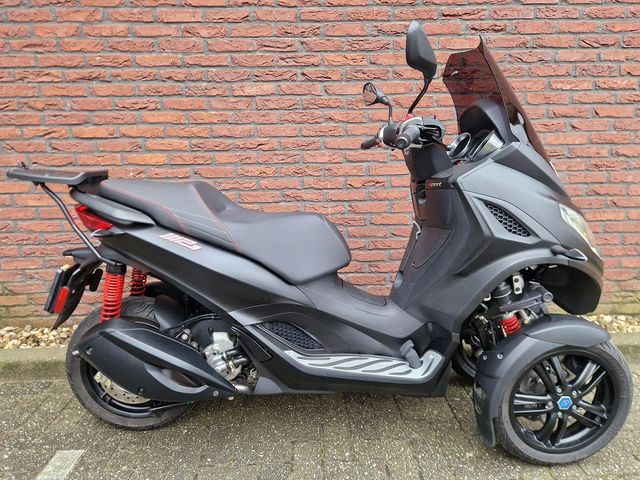 piaggio - mp3-300-hpe-sport