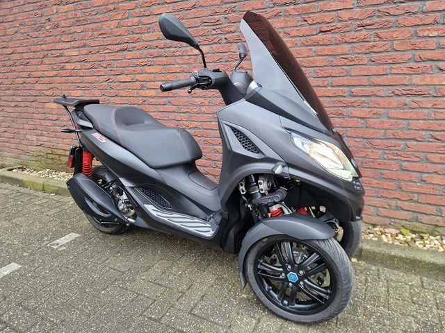 piaggio - mp3-300-hpe-sport