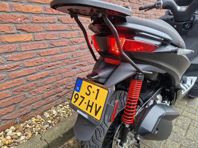 piaggio - mp3-300-hpe-sport