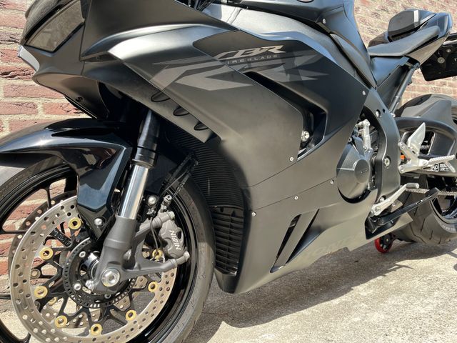 honda - cbr-1000-rr-r-fireblade-st
