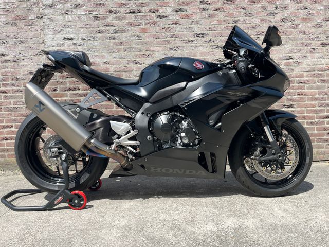 honda - cbr-1000-rr-r-fireblade-st