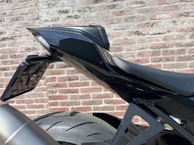 honda - cbr-1000-rr-r-fireblade-st