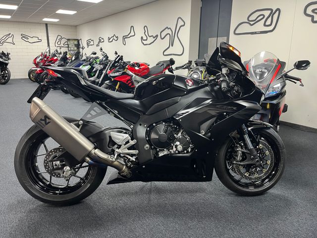 honda - cbr-1000-rr-r-fireblade-st