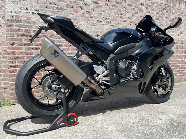 honda - cbr-1000-rr-r-fireblade-st