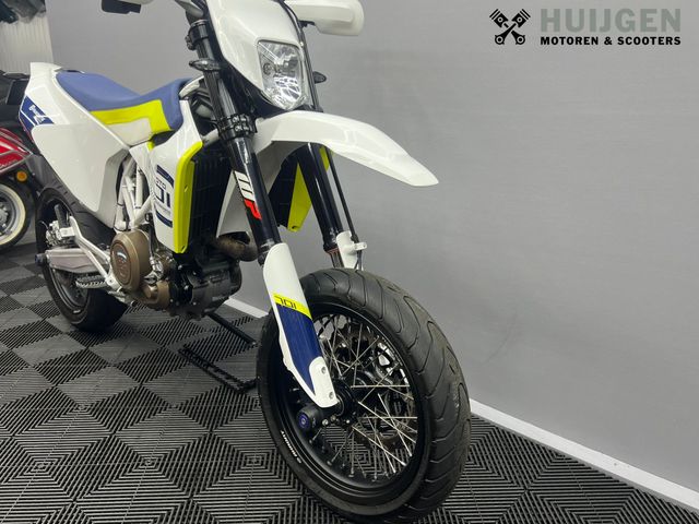 husqvarna - 701-supermoto