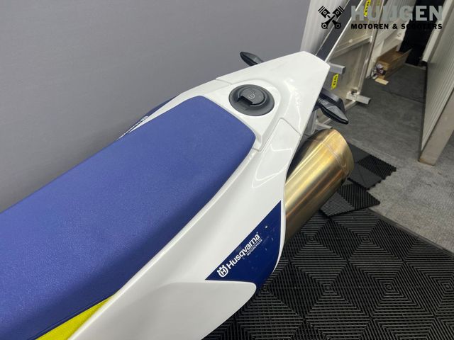 husqvarna - 701-supermoto