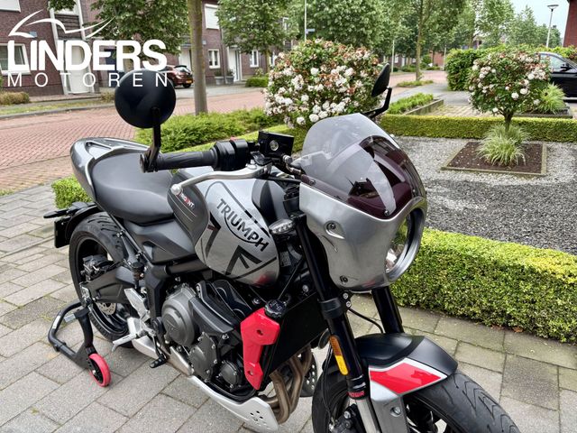 triumph - trident-660
