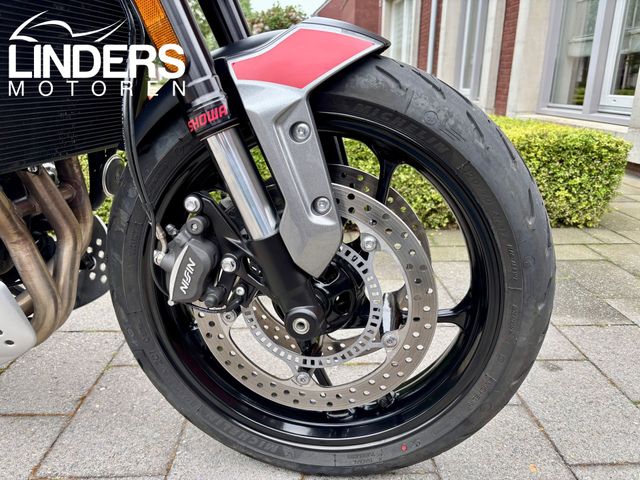 triumph - trident-660