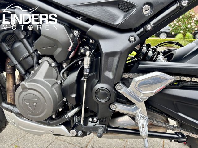 triumph - trident-660